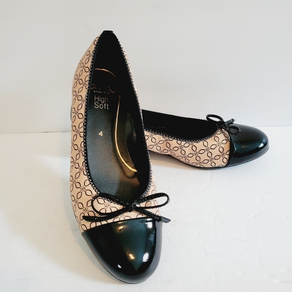 NEW Ara Ballet Flats Bow Toe Shoes Size 6.5 US